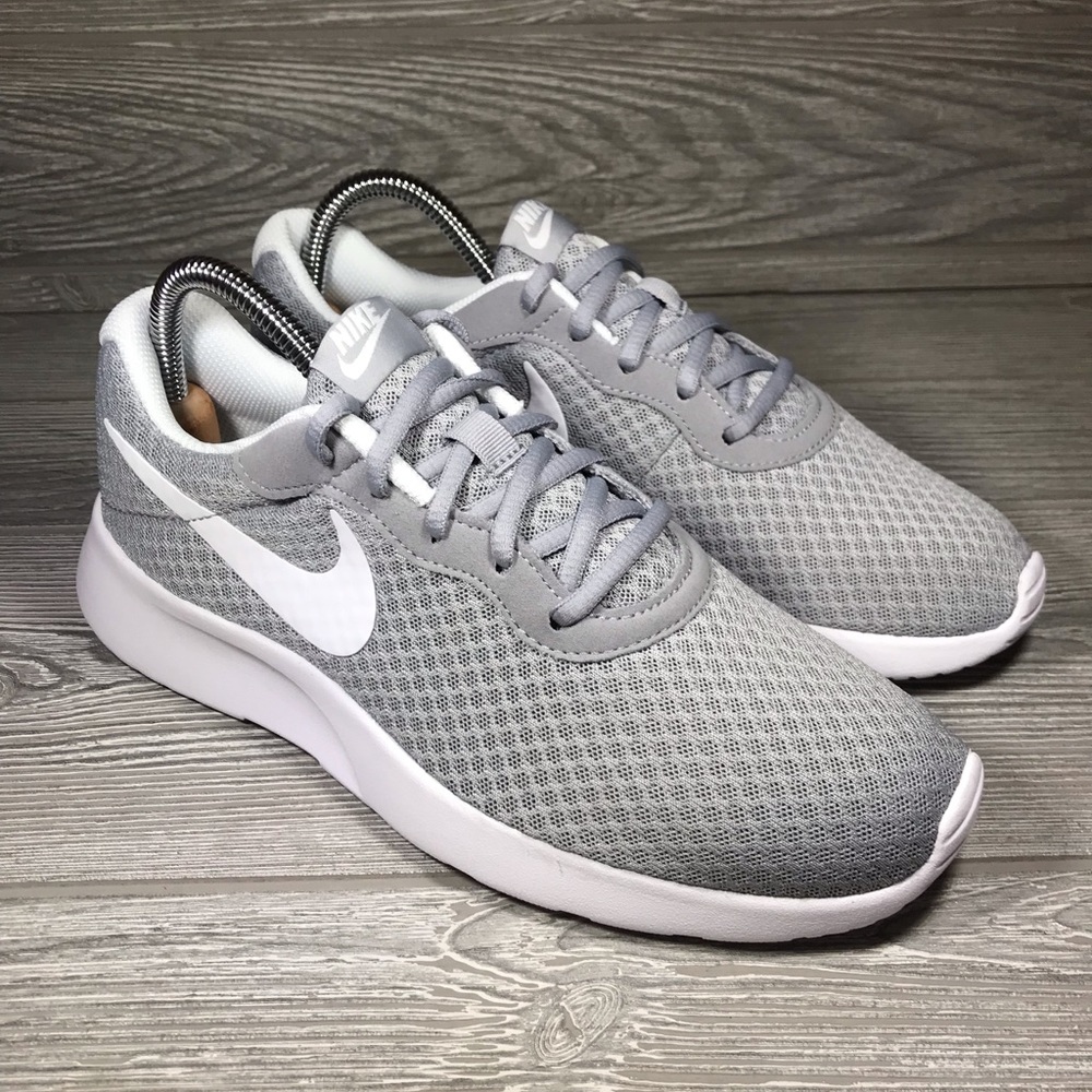 NEW Nike Tanjun - **Various Sizes**